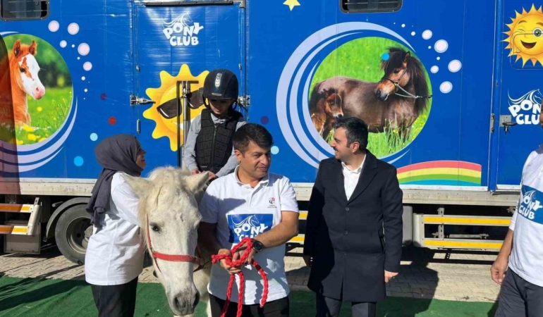 diclede-pony-club-ziyareti-cocuklar-atlarla-bulustu-jrEVsQ2U.jpg