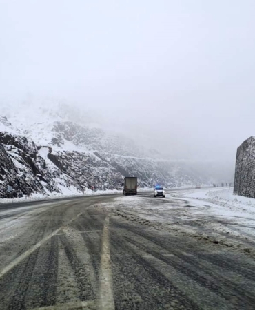 diyarbakir-bingol-yolunda-kar-yagisi-ve-yol-guvenligi-ekipler-harekete-gecti-nrTArxWQ.jpg