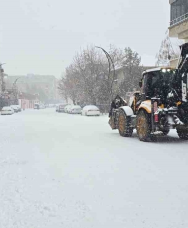 diyarbakir-cermikte-siddetli-kar-yagisi-ulasim-zorluklari-ve-yasami-olumsuz-etkileyen-kis-kosullari-OCQh14yN.jpg
