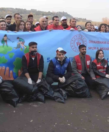 diyarbakir-hevsel-bahcelerinde-gonulluluk-temizligi-ve-dicle-nehri-cevresi-icraatlari-ygnBfwkL.jpg