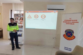 diyarbakir-jandarma-trafik-subesi-genclere-ve-suruculere-emniyet-kemerinin-hayati-onemi-hakkinda-seminer-CPjkQJEw.jpg