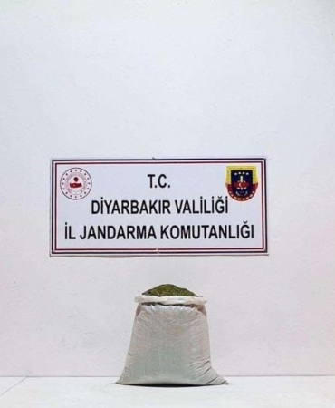 diyarbakirda-uyusturucu-operasyonu-32-kilogram-esrar-ve-18-supheliyle-harek-t-4BIhXdrh.jpg