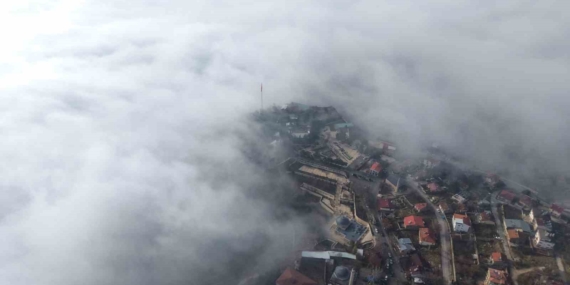 Elazığ’da Sis Perdesi Yoğunlaşırken: Harput ve Kent Merkezi Görüş Mesafesini Yitirdi