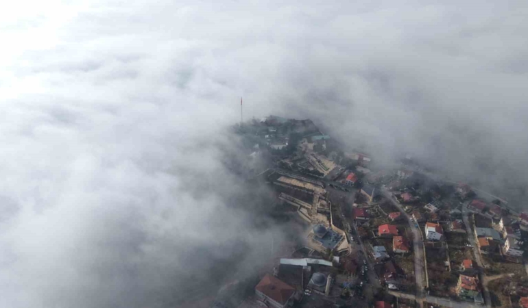 elazigda-sis-perdesi-yogunlasirken-harput-ve-kent-merkezi-gorus-mesafesini-yitirdi-T5hBQzZZ.jpg