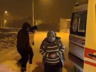 Karlı Yolların İçinde Alta Gelen Sağlık Mücadelesi: Safranköy’de Hastaya Ulaşım Sağlandı