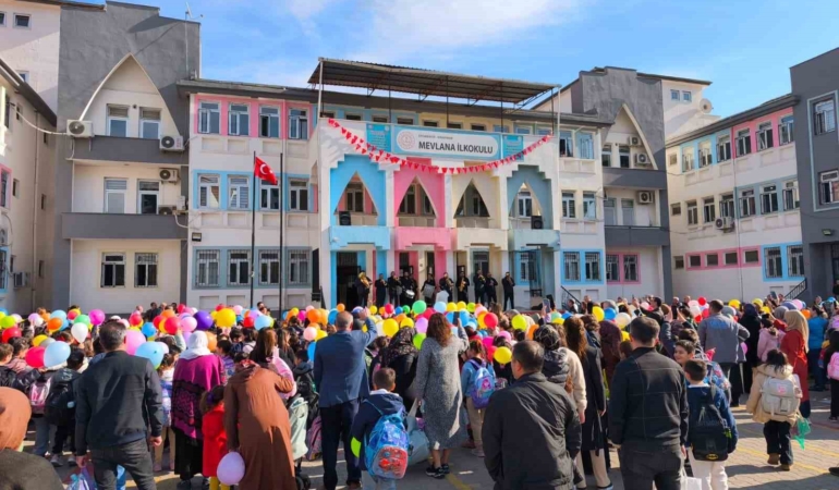 kayapinar-mevlana-ilkokulunda-bando-ekibiyle-renklenen-gun-sDFPwU6Z.jpg