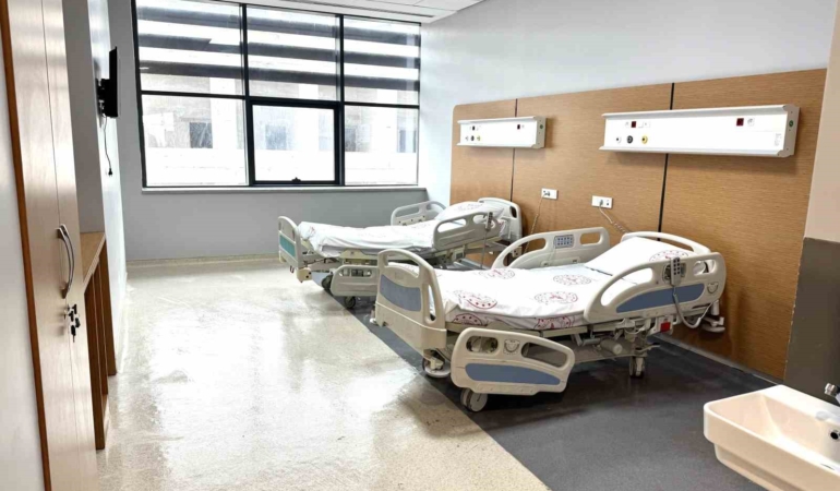 kayapinar-sehir-hastanesi-yeni-ornek-hasta-odasiyla-incelemeye-aciklandi-SXpI4fuB.jpg