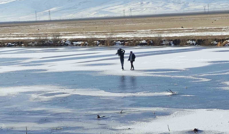 kura-nehrinde-buz-ustunde-adrenalin-dolu-bir-gun-RyTGvHSk.jpg