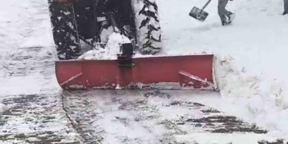 Mazıdağı Köylerinde Traktör Destekli Kar Temizliği: Dayanışma ve Hızlı Müdahale