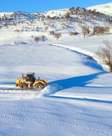 musta-karla-mucadelede-il-ozel-idaresinin-genis-operasyonu-ve-koy-yollarinin-hizli-acilisi-HYsiTpfk.jpg