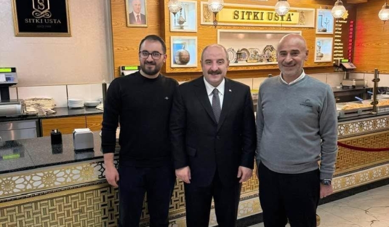 mustafa-varankin-sitki-usta-ziyareti-esnaf-motivasyonunu-artiran-samimi-bulusma-puy1Hzxx.jpg