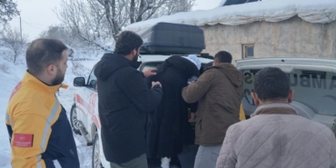 sirvanda-kar-engelini-asan-ekipler-ic-kanama-suphesiyle-hastaneye-ulasan-kadin-ANmqB8WV.jpg