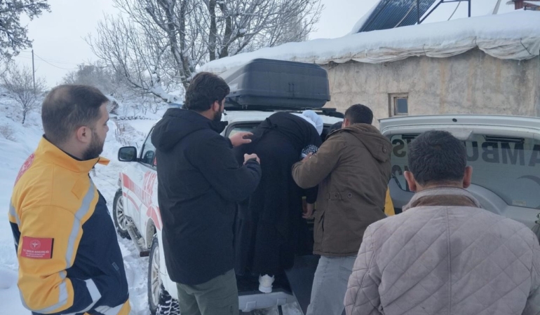 sirvanda-kar-engelini-asan-ekipler-ic-kanama-suphesiyle-hastaneye-ulasan-kadin-ANmqB8WV.jpg