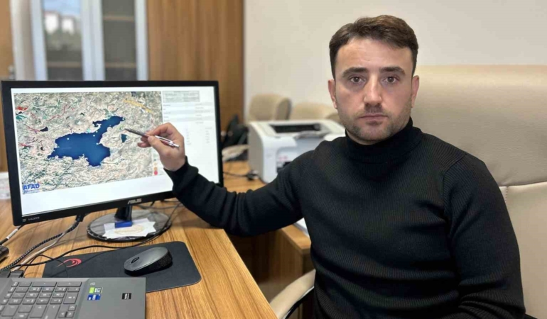 van-tusba-depremi-derinlik-ve-sikisma-devam-ediyor-onumuzdeki-yillarda-orta-buyuklukte-deprem-uyarisi-UVBr5t3d.jpg