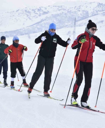 bitliste-kayakli-kosu-sporculari-zorlu-kis-sartlarinda-hazirliklarina-devam-ediyor-2YnY7dPr.jpg