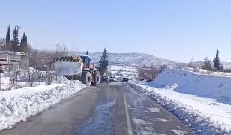 cermikte-kar-yagisi-sonrasi-ulasima-acilan-baglanti-yollari-ve-guvenlik-uyarilari-tPJwaGVF.jpg