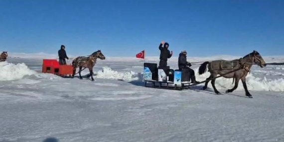 Çıldır Gölü Kış Yüzeyinde Yeniden Canlandı: Atlı Kızak Keyfi ve Güvenlik Uyarıları