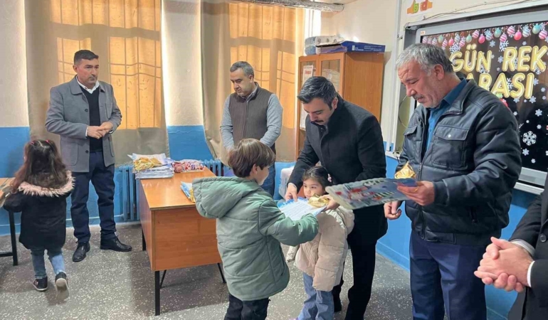 diclede-karneler-toreni-mustesar-atis-ve-ilce-memden-ogrencilere-tebrik-aWLKk2Ry.jpg