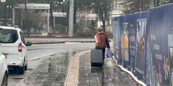 Diyarbakır’da Kar Yağışı ve Soğuk Günler: Merkez ve Kırsalda Yol Açma Çalışmaları