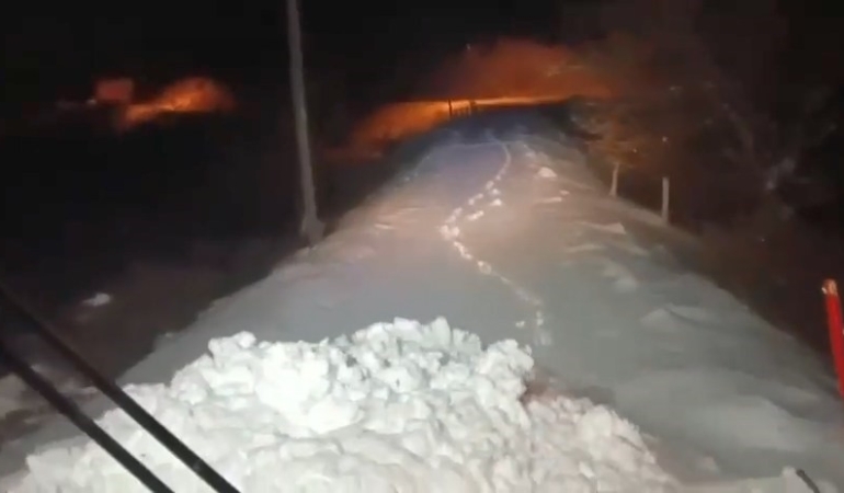 elazigda-kar-dale-ve-koy-yolu-acma-calismalari-90-arac-ve-120-personel-sahada-xSs3yJ7R.jpg