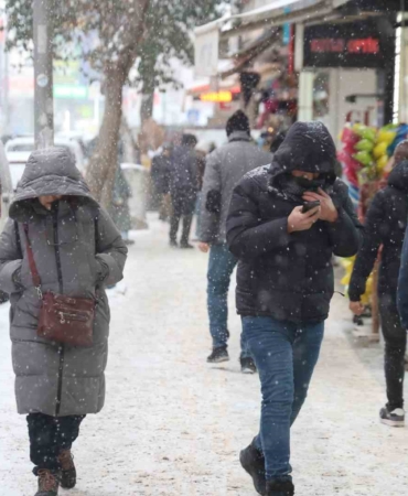 elazigda-kar-yagisi-basladi-meteoroloji-uyarilari-ve-bolge-gelismeleri-PX1XNtjk.jpg