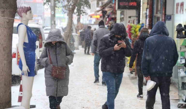 elazigda-kar-yagisi-basladi-meteoroloji-uyarilari-ve-bolge-gelismeleri-PX1XNtjk.jpg