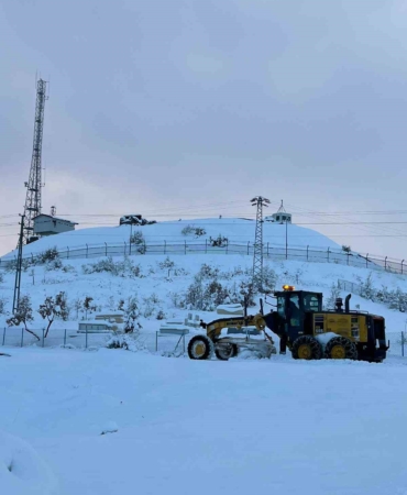 elazigda-kar-yagisiyla-kapali-olan-koy-yolu-sayisi-ve-calismalar-lJj7Fg9m.jpg