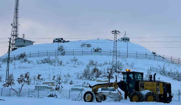 elazigda-kar-yagisiyla-kapali-olan-koy-yolu-sayisi-ve-calismalar-lJj7Fg9m.jpg