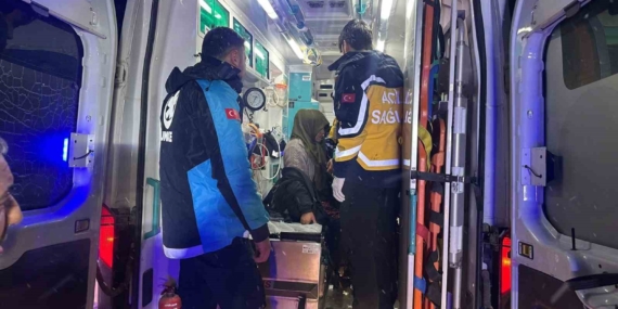 Elazığ’da Karla Kaplı Yollarda UMKE Ekipleriyle 7 Saatlik Kurtarma