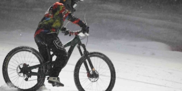 erzurumda-snowbike-turkiye-sampiyonasi-yuksek-rekabet-ve-heyecan-dolu-finaller-NVp42Nnv.jpg