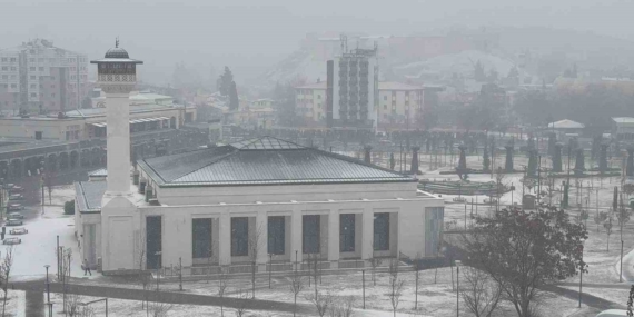 Gaziantep’te Yoğun Kar Yağışı Başladı: Kentte Beyaz Bir Örtü Oluşuyor