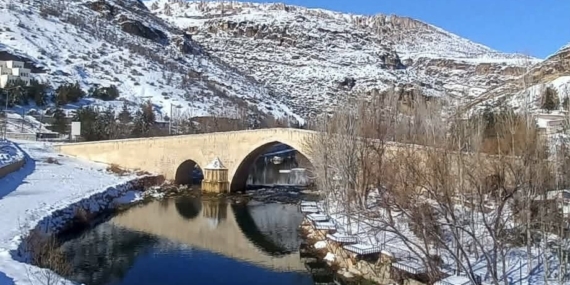 Haburman Köprüsü: 850 Yıllık Tarihin Karla Büyüleyen Yüzü