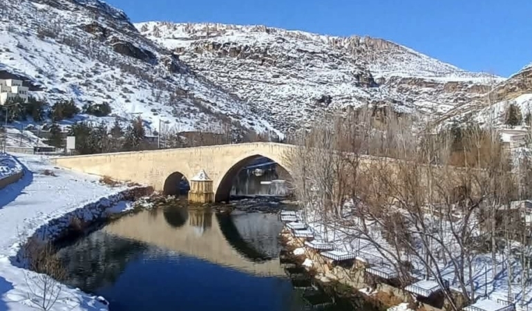 haburman-koprusu-850-yillik-tarihin-karla-buyuleyen-yuzu-lwOkvv1p.jpg