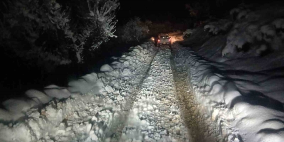 Kapsamlı Karla Mücadeleyle Yolu Açılan Şat Mezrası’ndaki Genç Hasta Gülsüm K. Sağlık Kontrolünde