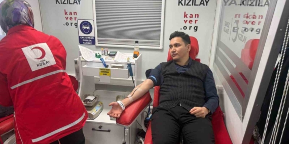 Kaymakam Adem Karataş’tan Kızılay Kan Bağışı: Toplumsal Dayanışmanın Güçlü Sesi