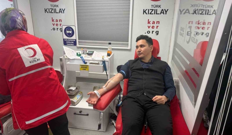 kaymakam-adem-karatastan-kizilay-kan-bagisi-toplumsal-dayanismanin-guclu-sesi-sQtlNina.jpg