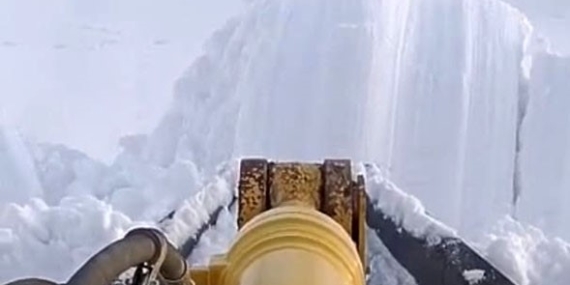 Malatya’da Kar Mücadelesi: Şehir Geneli ve Kırsal Kesimde Ekipler Özveriyle Yol Açıyor