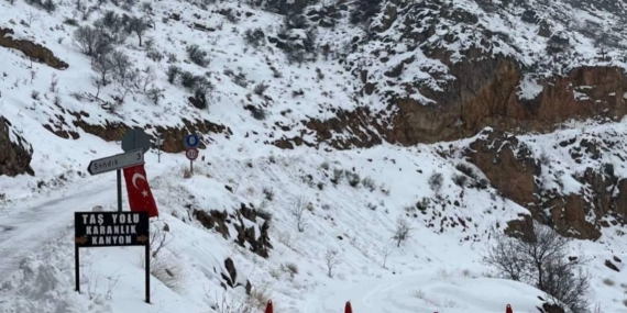 Taşyolu Güzergahında Çığ Gelişmesi Sonrası Kapatılan Yol ve Çalışmalar