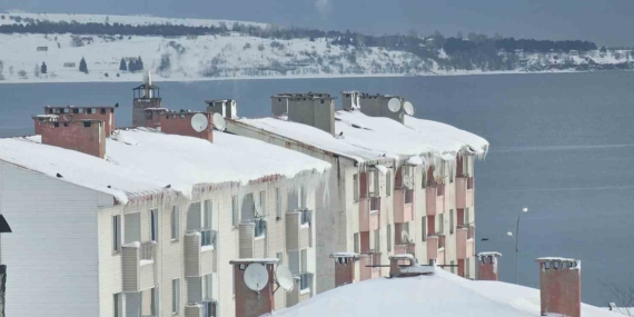 Tatvan’da Yoğun Kar Sonrası Soğuklar: Buz Sarkıtları ve Güvenlik Uyarıları