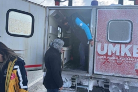 umke-ve-112-acil-saglik-ekiplerinin-zorlu-kis-kosullarinda-hayat-kurtarma-operasyonu-FBu3WN67.jpg