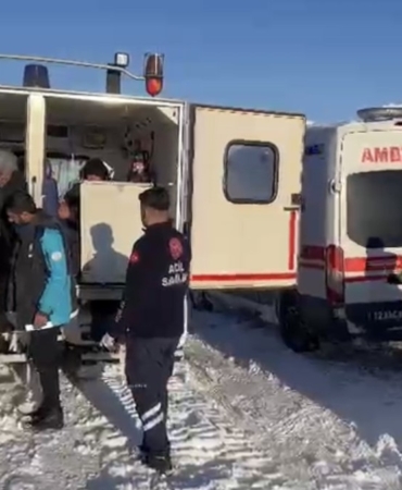 yogun-kar-sartlarinda-umke-ve-112-ekibi-aciksuveren-koyunde-hizli-guvenli-mudahale-KgTQzwGV.jpg