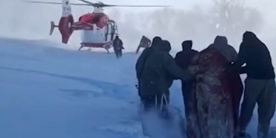 Zorlu Kış Koşullarında Alan Köyünde Doğum Yaklaşan Kadına Sağlık Hizmetinin Hızla Ulaşması