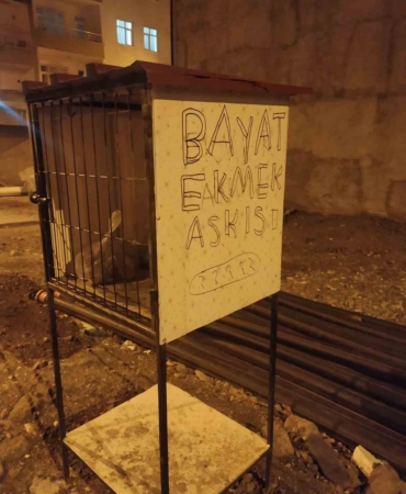 bayat-ekmek-icin-yeniden-degerlendirme-diyarbakirda-dolapla-israfi-onleyen-cermik-haber-M5WIhSeT.jpg