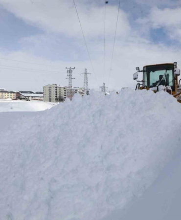 bitliste-yogun-kar-baskisi-sonrasi-yol-durumu-ve-guvenlik-uyarilari-iDXvd1gP.jpg