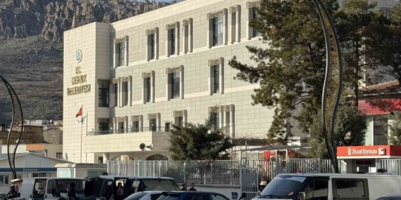 Çermik’te Ezan Sesinin Mahalleye Ulaşması İçin Hoparlör Yeniden Yapılandırıldı