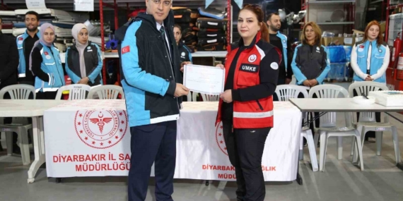 Diyarbakır UMKE’de 46 Yeni Sağlık Personelinin Mezuniyeti ve Toplam Uzm. Sayısının 623’e Ulaşması