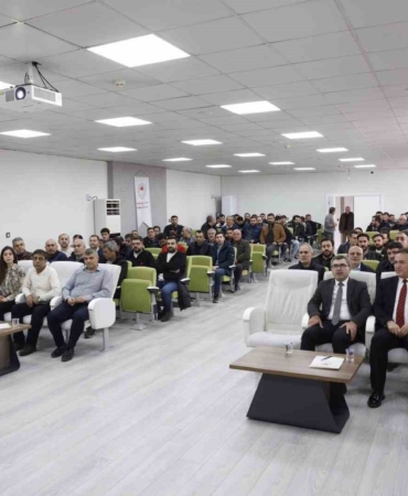 diyarbakirda-bitki-koruma-urunleri-toplu-ve-perakende-satis-ile-depolama-yonetmeligi-bilgilendirme-toplantisi-zMCKlTxA.jpg
