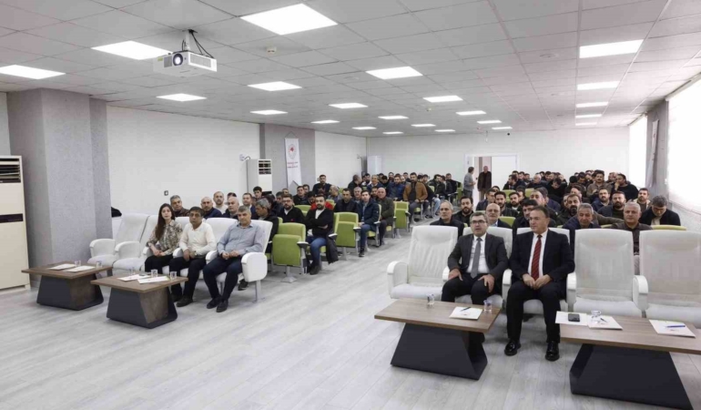 diyarbakirda-bitki-koruma-urunleri-toplu-ve-perakende-satis-ile-depolama-yonetmeligi-bilgilendirme-toplantisi-zMCKlTxA.jpg