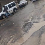 ergani-yol-sorunu-kar-ve-yagmur-sonrasi-derin-cukurlar-trafigi-tehdit-ediyor-jcLBlBCh.jpg