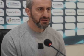 erzurumspor-fk-saldirgan-sonuc-7-0lik-galibiyet-sonrasi-basin-toplantisinda-teknik-direktorler-konustu-vJYjg5YG.jpg